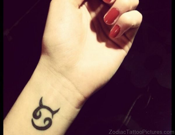 Zodiac Cancer Tattoo For Wrist 