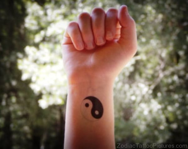 Adorable Yin Yang Tattoo 