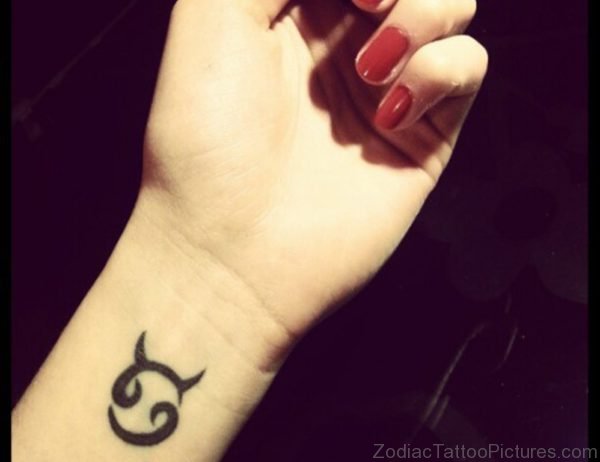 Zodiac Cancer Tattoo For Wrist Image